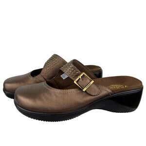 Vionic Women's Calgary Brown Studded Buckle Slip On Comfort Mules (Sz 9)